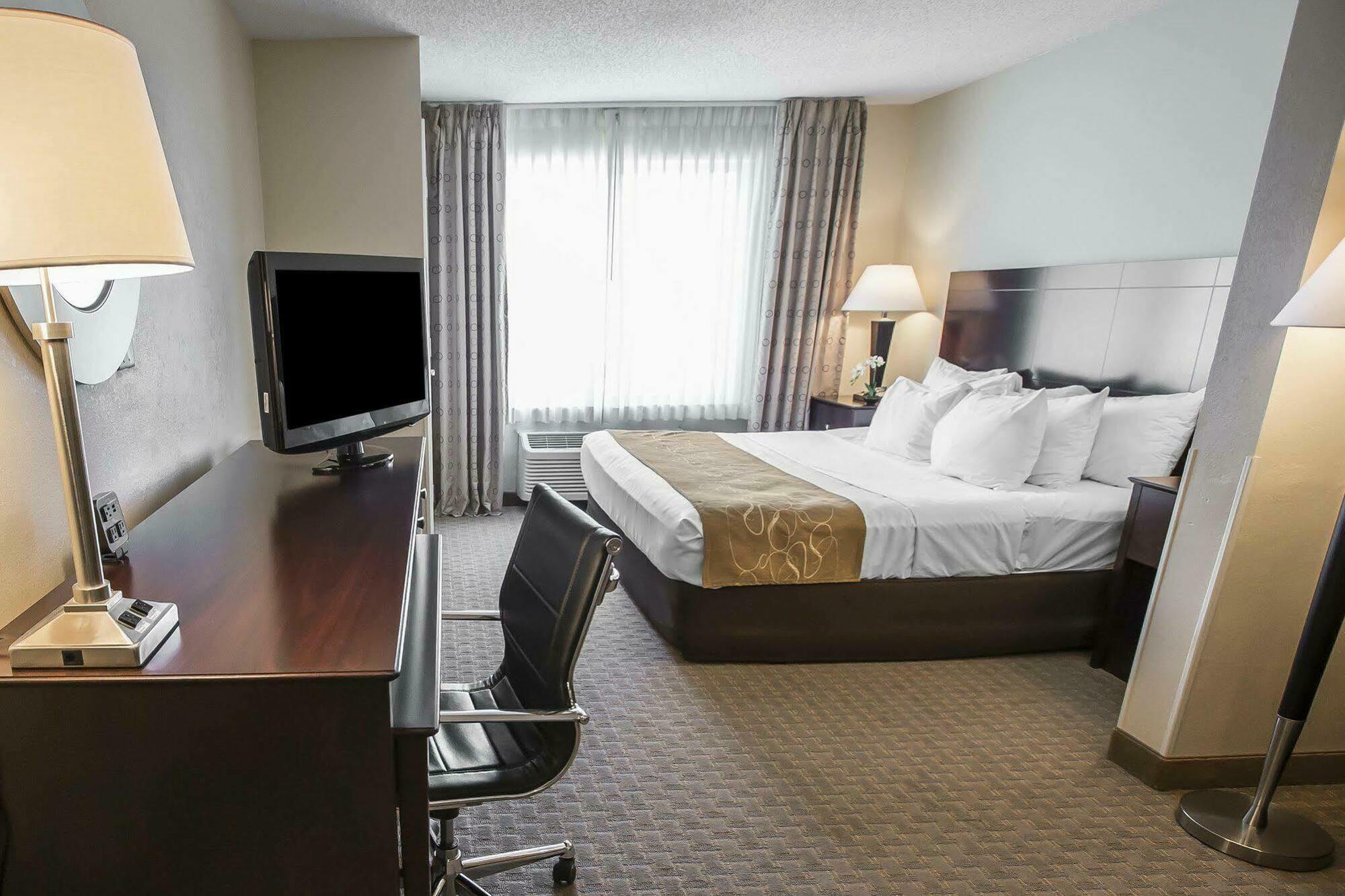 Comfort Suites University Area Notre Dame-South Bend Extérieur photo